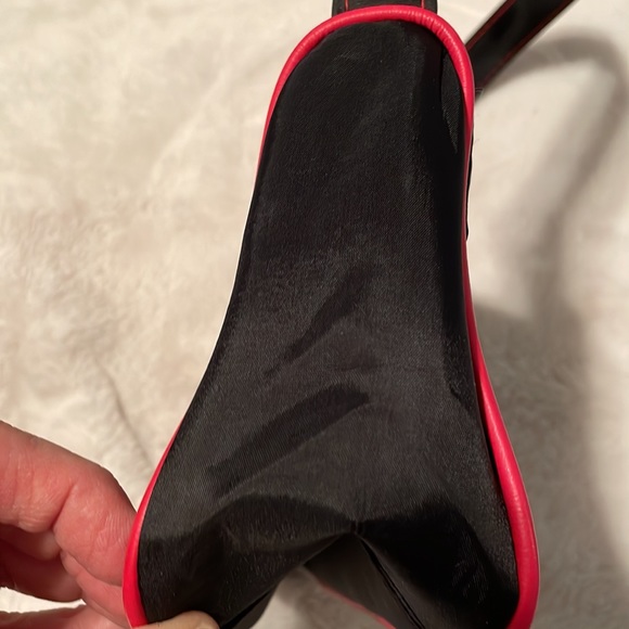 ⭐️Host Pick⭐️ Esprit vintage black & red nylon purse - Picture 8 of 15